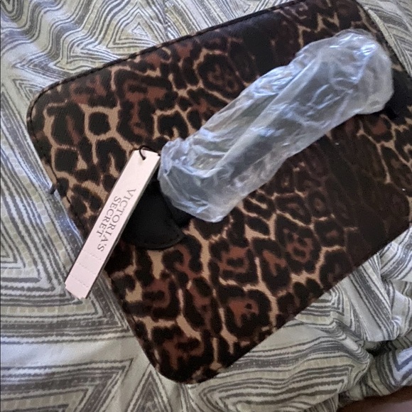 Victoria Secret New Cosmetic Case Train Case Leop - Picture 5 of 7